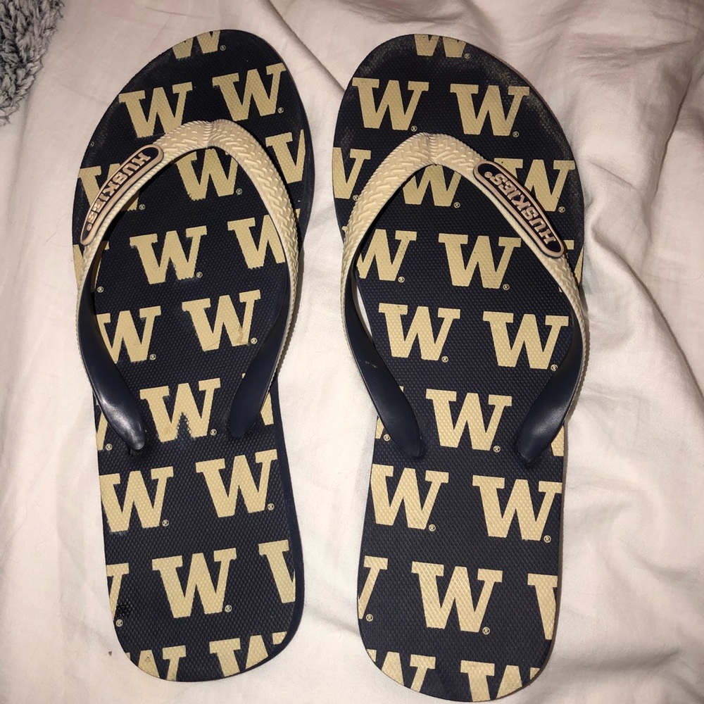 UW Flip Flops